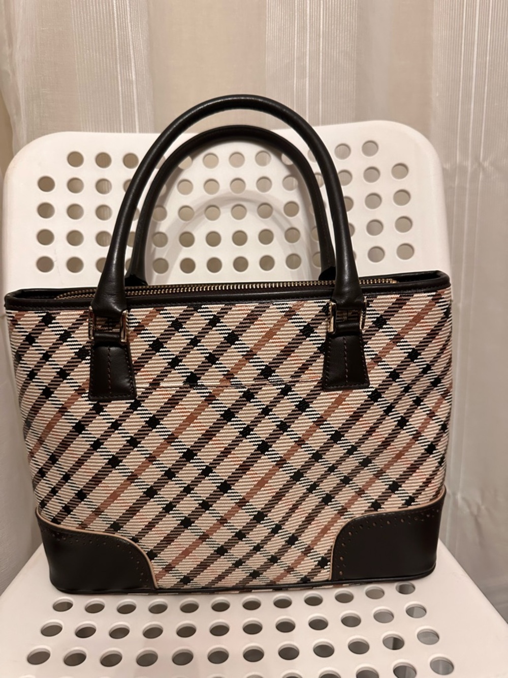 Daks London handbag in a tartan check pattern with leather trim and top handles - Picture 2 of 10